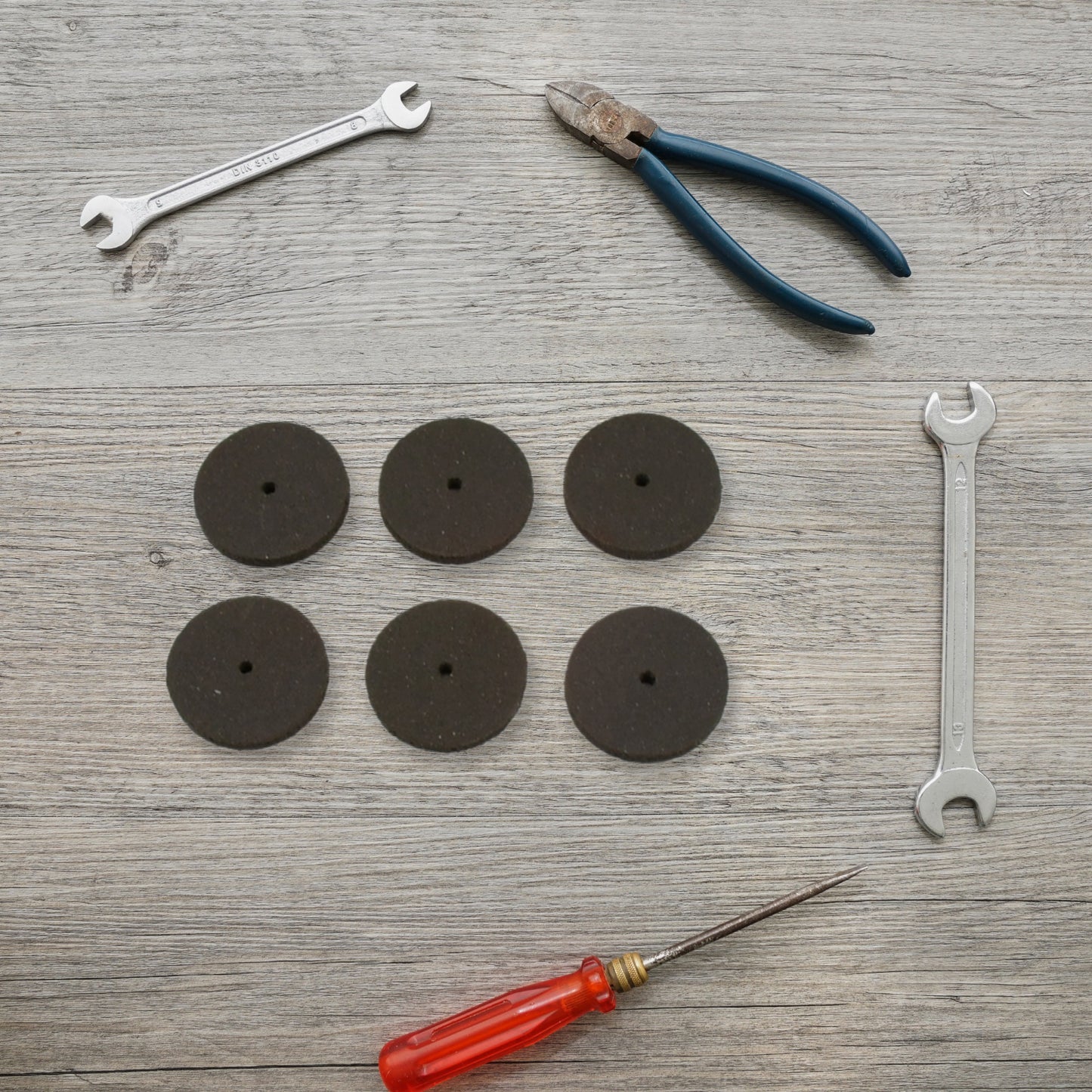 Wukusy 7-piece grinder cutting disc set for power tools, includes various grinding and cutting accessories for hardware use.