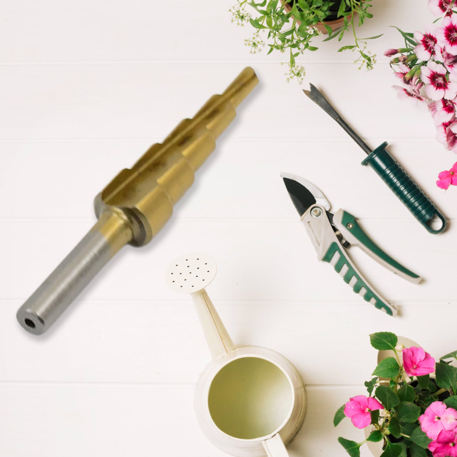 Wukusy high-speed steel step drill bit for metal, 1 piece, 4-12 mm, suitable for drilling into steel and metal surfaces.