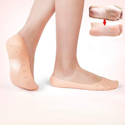 Wukusy anti-crack silicone gel foot protector moisturizing socks for healthy, smooth feet in a close-up view.