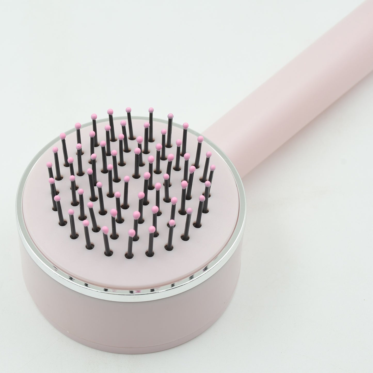 Wukusy Air Cushion Massage Brush with long handle, self-cleaning anti-static hairbrush for detangling all hair types.