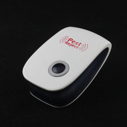 Wukusy 6035 Ultrasonic Pest Repeller repels rats, cockroaches, mosquitoes, and rodents in home pest control.