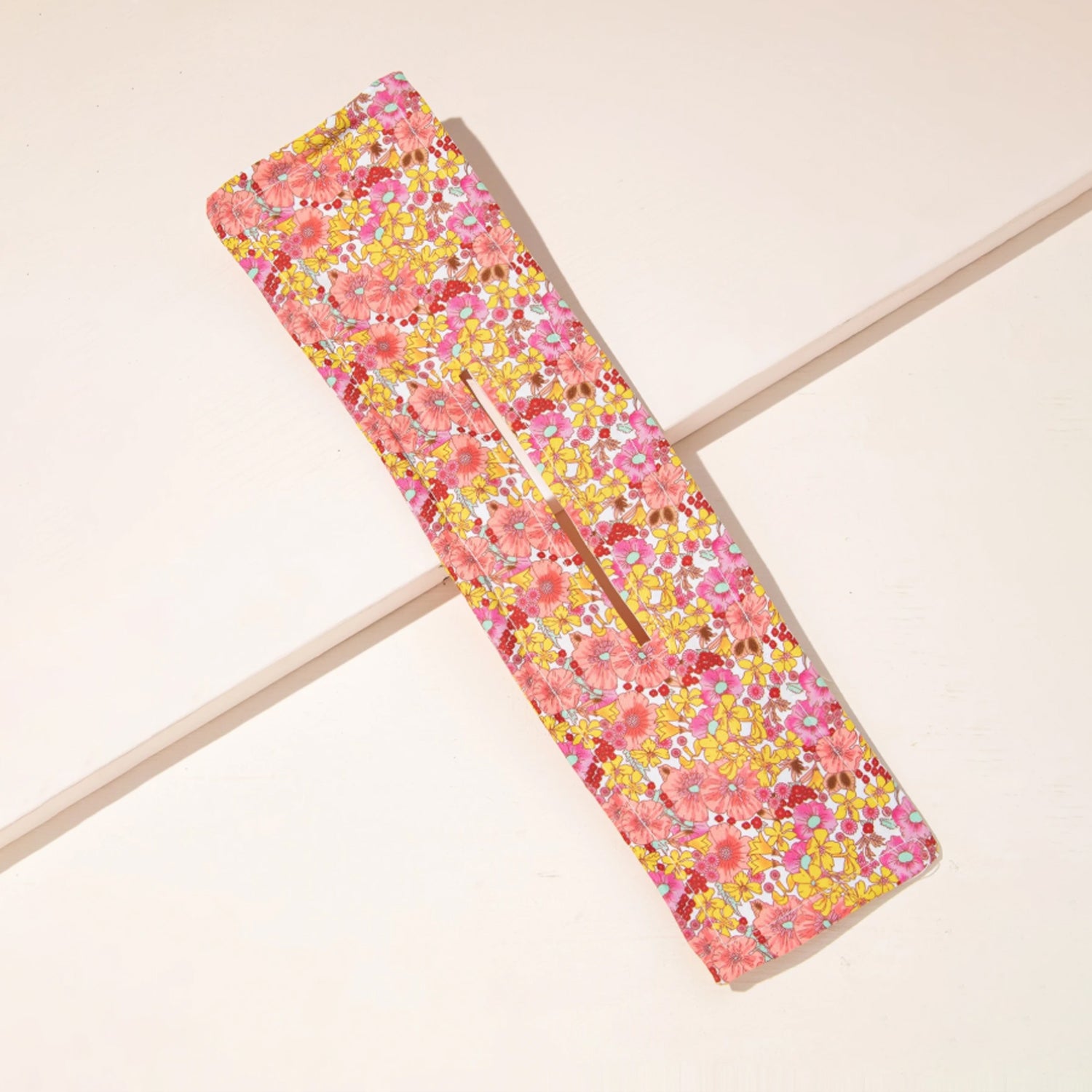 Wukusy women's fashion hair band with summer-style knotted wire design, versatile mix of colors for stylish hair accessory.