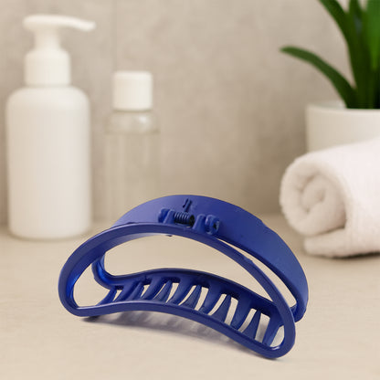 Set of 12 Wukusy plastic hair clamps with simple matte finish, ideal for securing hair in health and beauty styling.