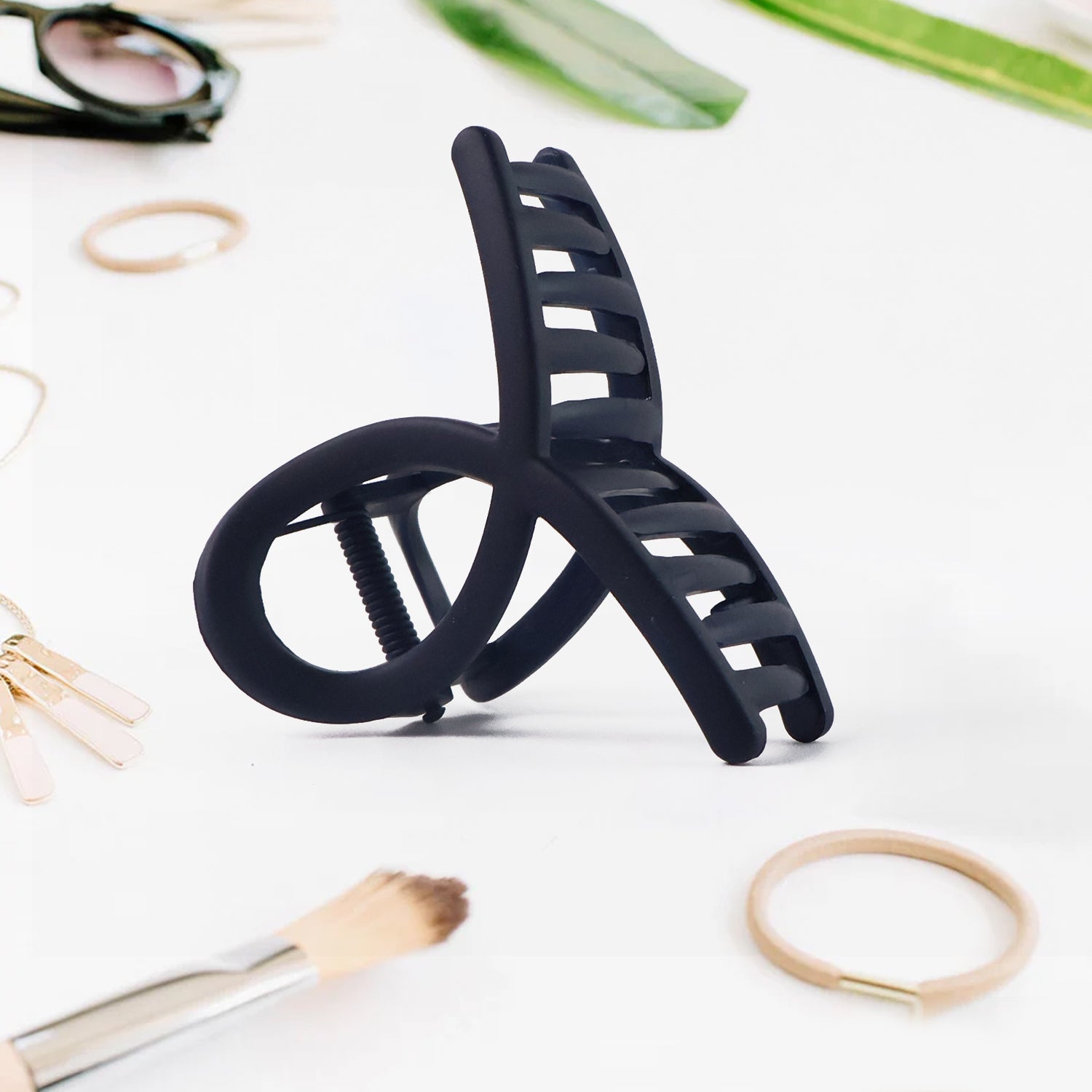Set of 12 Wukusy plastic hair clamps and barrettes in simple matte finish with mixed designs for styling and hair management.