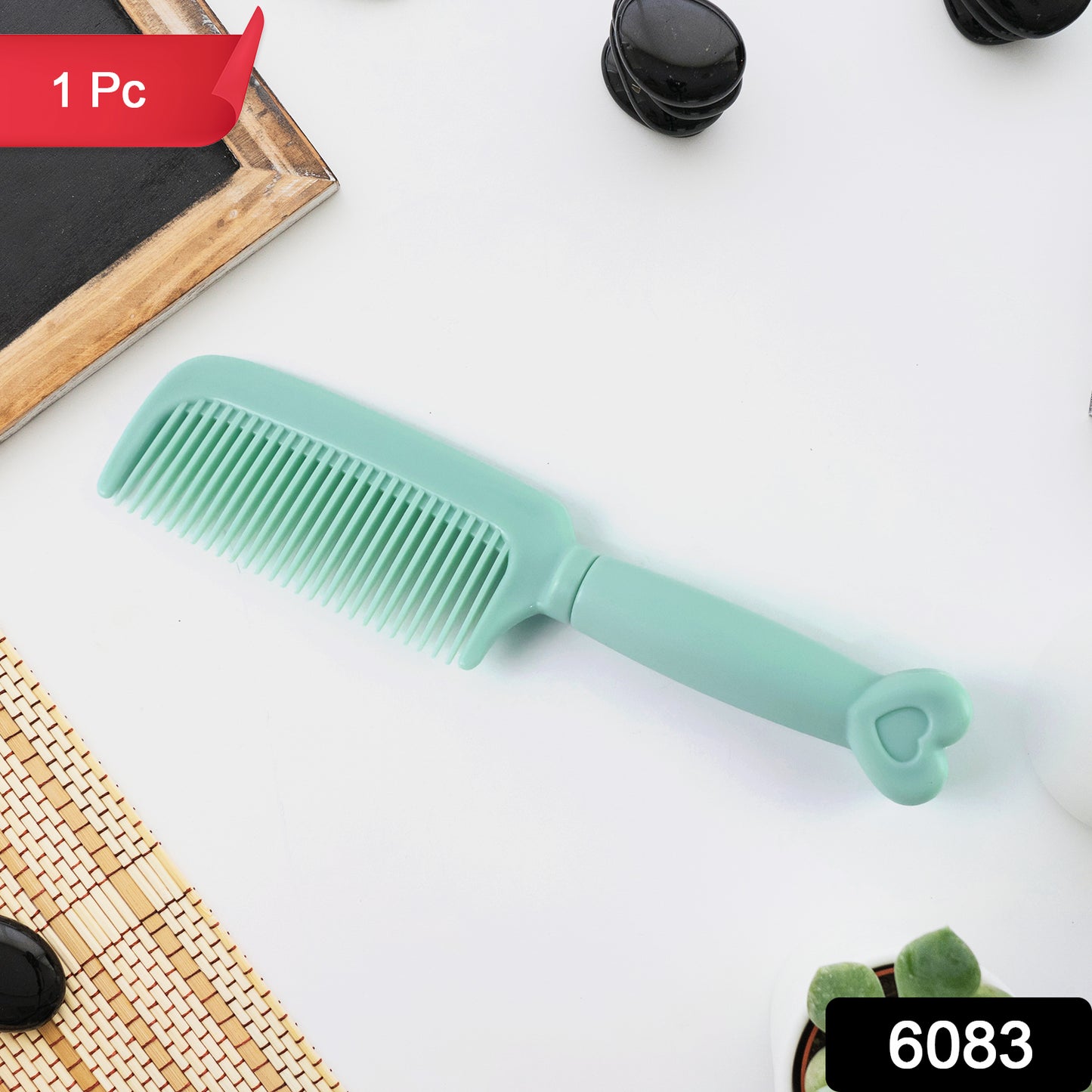 Wukusy plastic hair comb with a heart-shaped handle, ideal for styling and detangling hair, single piece.