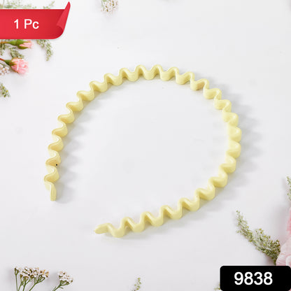 Wukusy plastic simple headband with comb design, lightweight hairband for everyday styling, shown on a plain background.