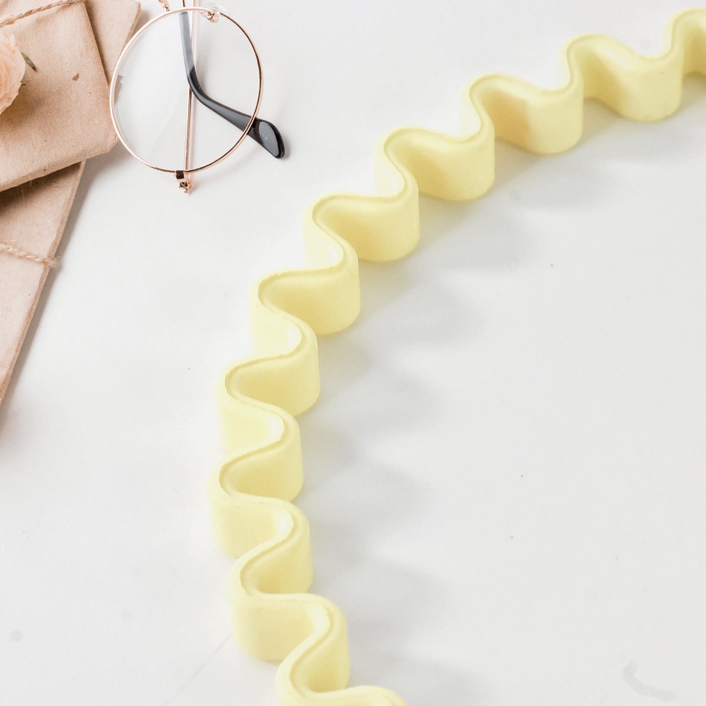 Wukusy plastic simple headband with comb design, ideal for hair styling and everyday wear in health and beauty.