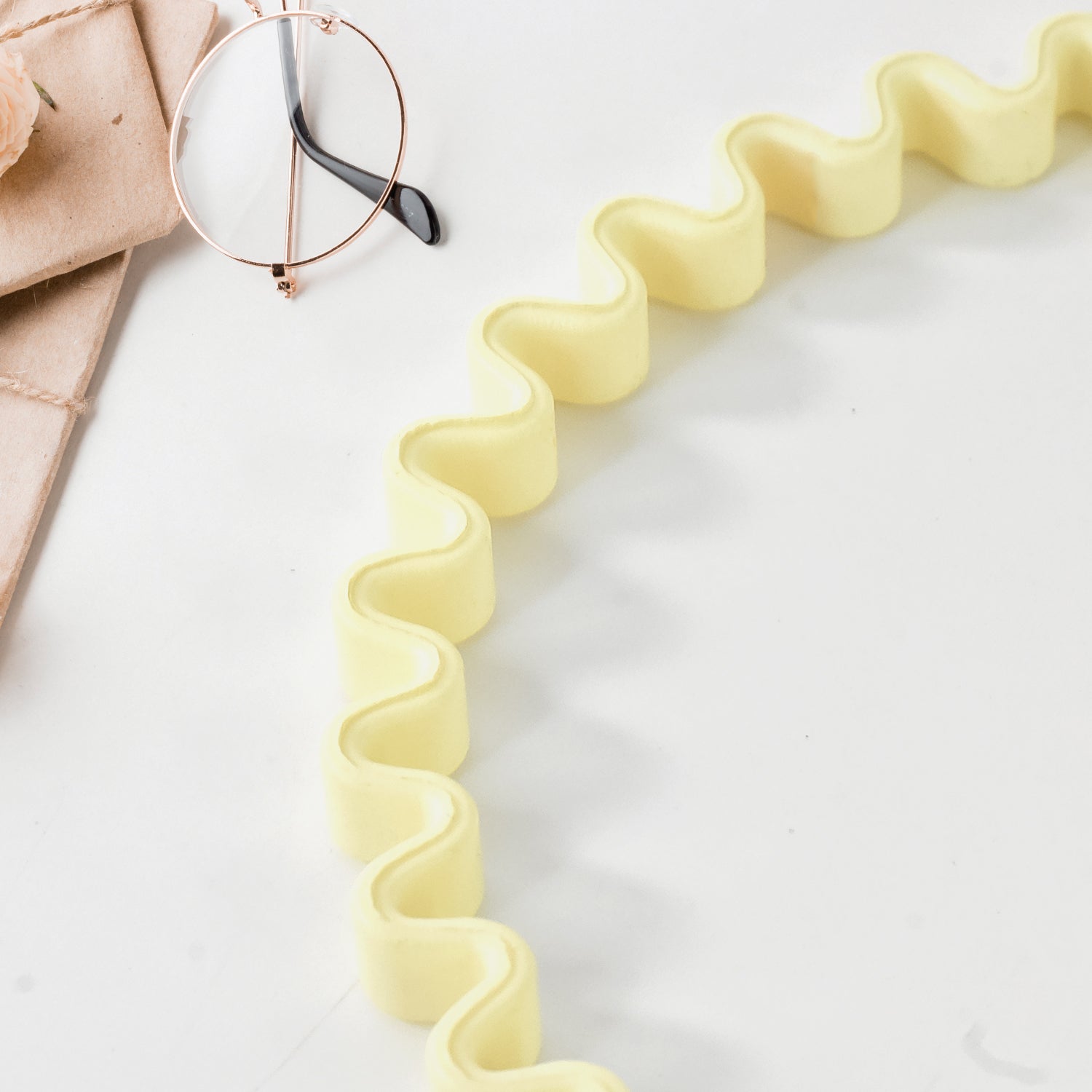 Wukusy plastic simple headband with comb design, ideal for hair styling and everyday wear in health and beauty.
