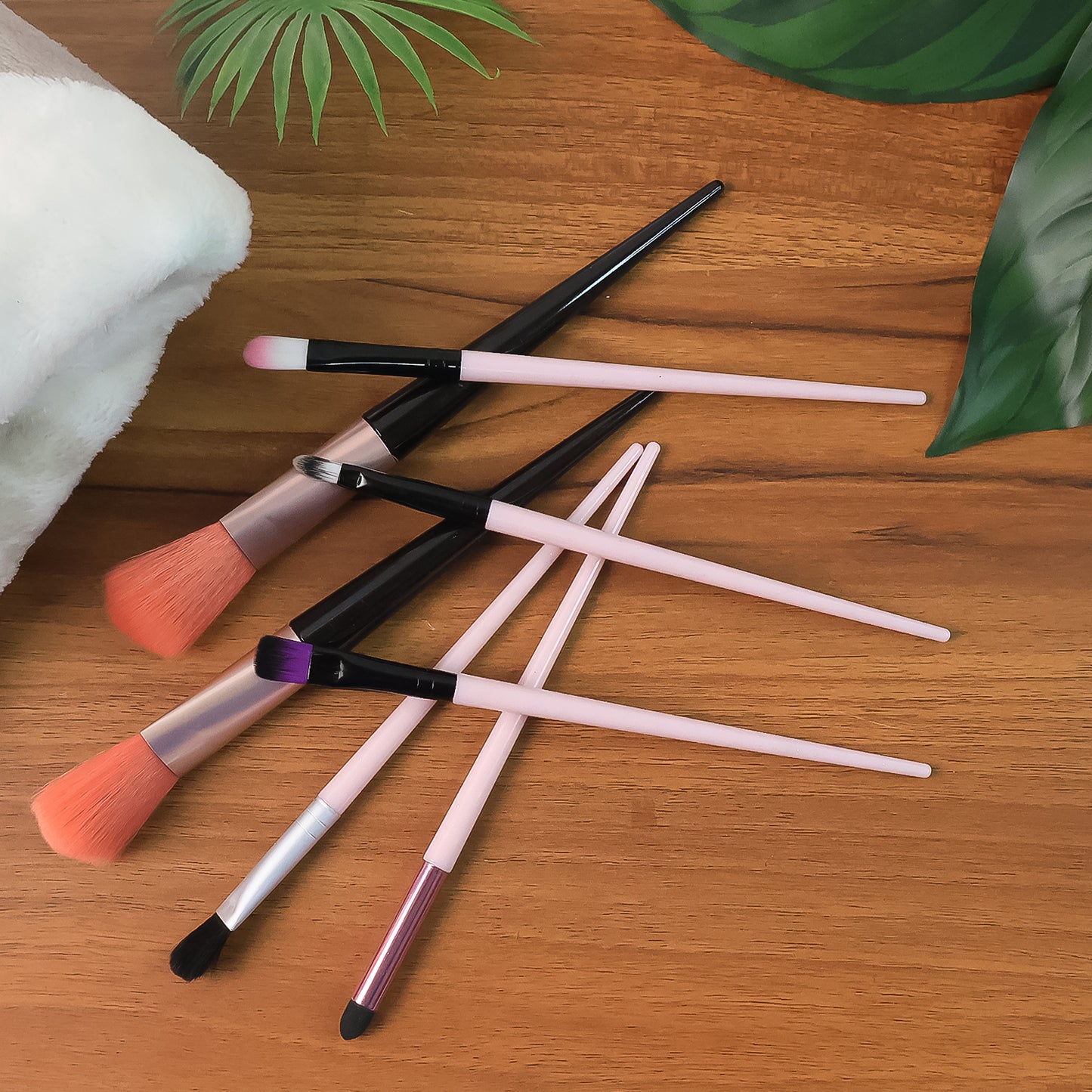 Wukusy Professional Soft Makeup Brush Set with 7 brushes for flawless application in health and beauty routines