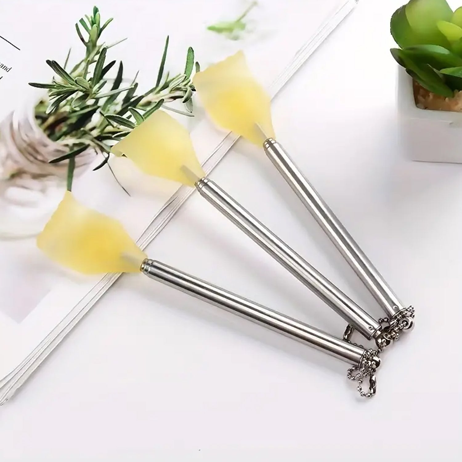 Wukusy retractable metal back scratcher, portable telescoping massage tool, adjustable 43cm design for women and men.