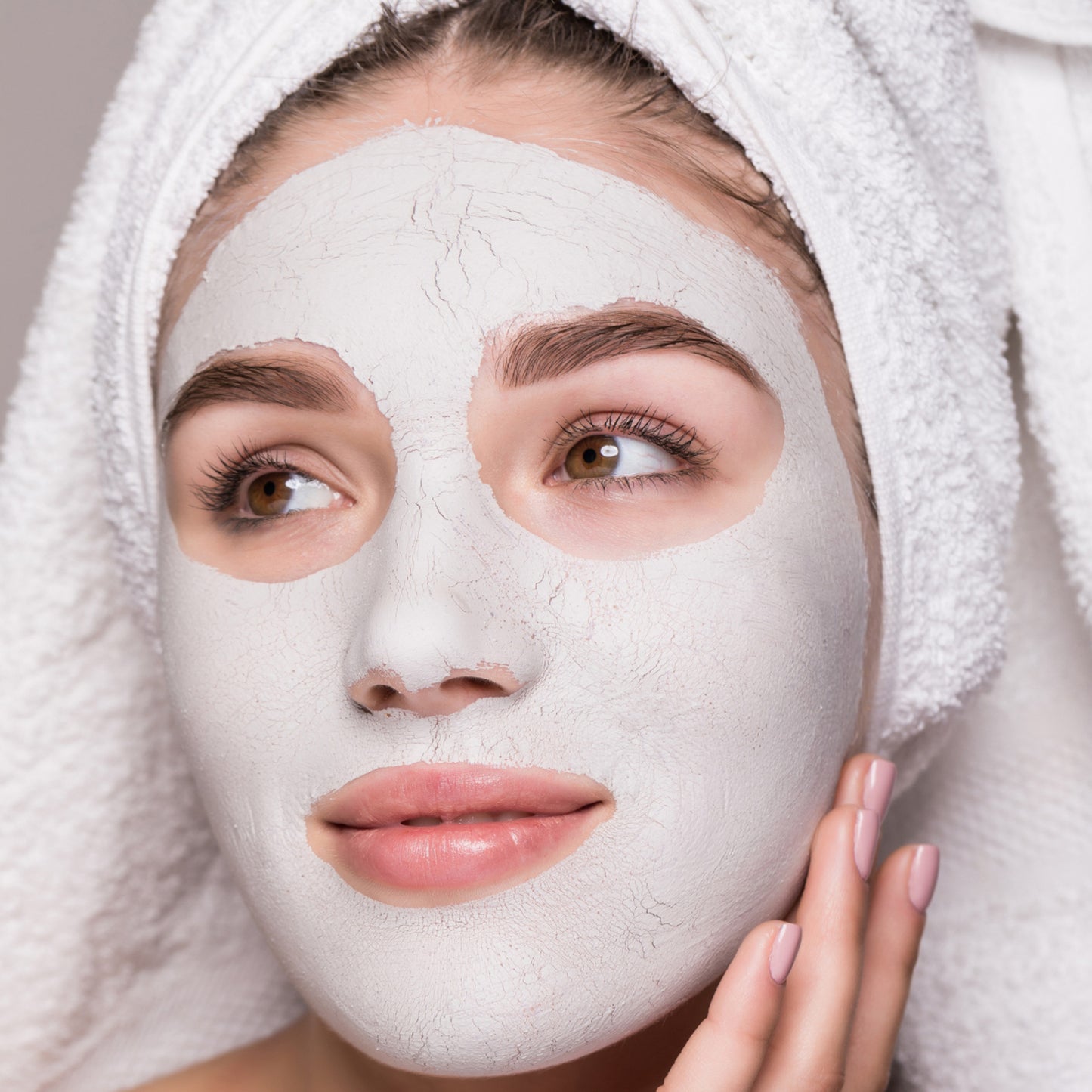 Wukusy 2-in-1 double-headed silicone face mask brush for skincare, showing soft silicone bristles and ergonomic handle.