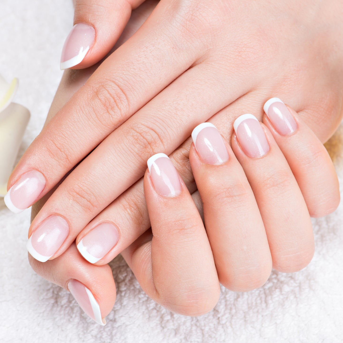 Diamond-shaped 36W LED nail dryer by Wukusy for curing gel and nail polish, compact and efficient for professional use.
