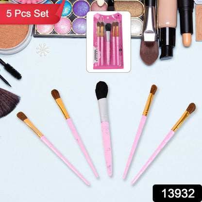 Wukusy 5-piece makeup brush tools kit with mixed color handles, featuring various brushes for makeup application and blending.