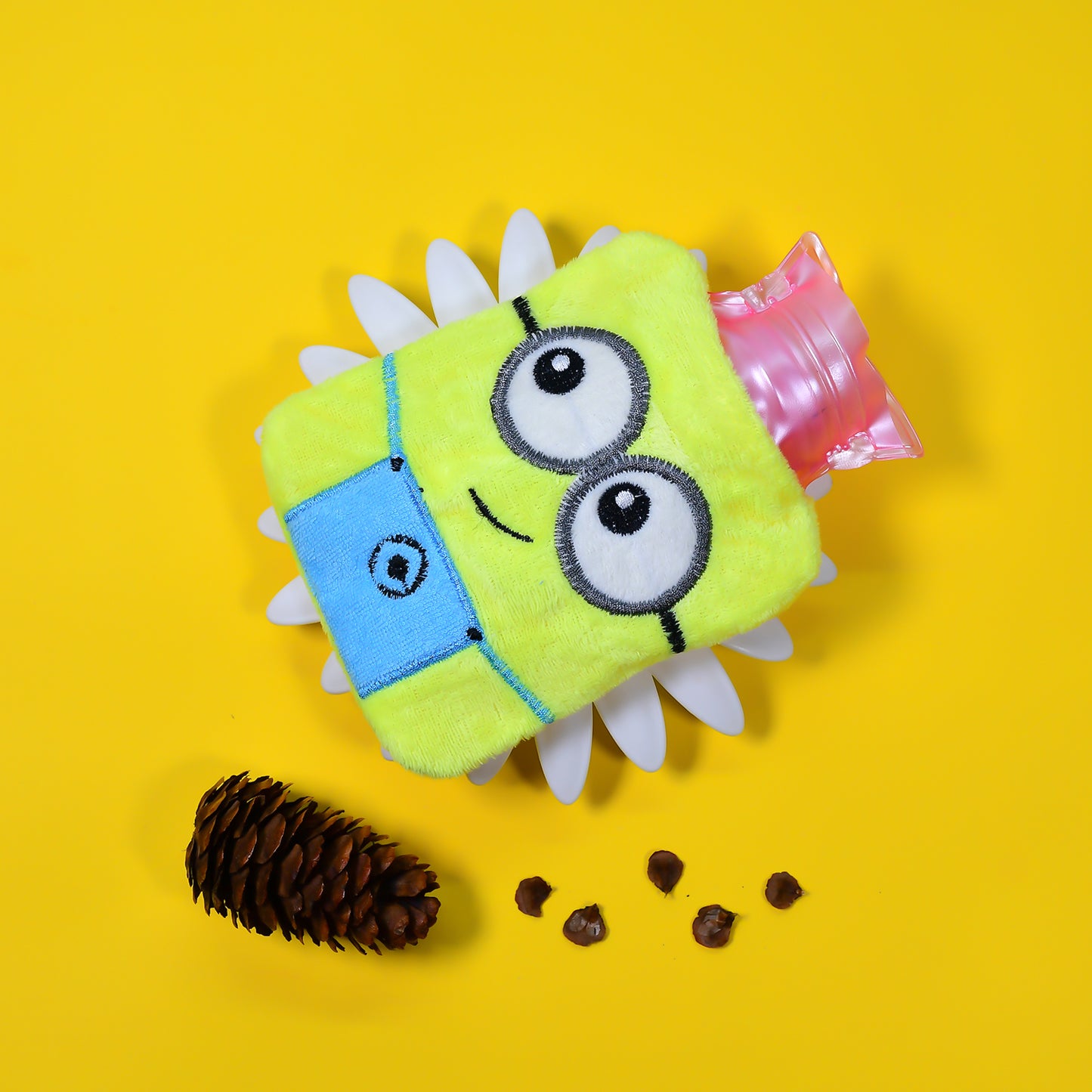 Wukusy 6507 2-eye Minions small hot water bag with cover, used for pain relief, neck, shoulder, hand, feet warmth, menstrual cramps