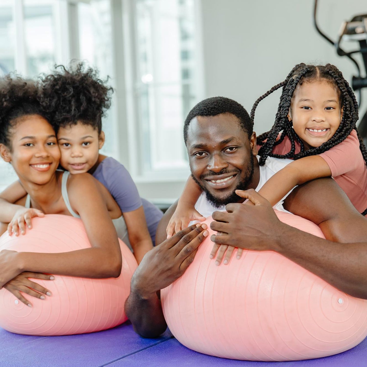 Wukusy 65cm anti-burst exercise ball with inflation pump, non-slip surface, used for yoga, Pilates, core training at home or gym.
