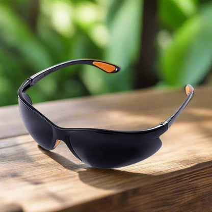 Wukusy safety riding goggles with eye protection, clear lenses, and adjustable strap for health care and outdoor safety use.
