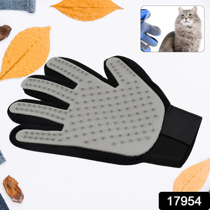 Grey Wukusy True Touch Gloves, health care bathing tool, showing soft, flexible gloves designed for gentle skin cleansing.