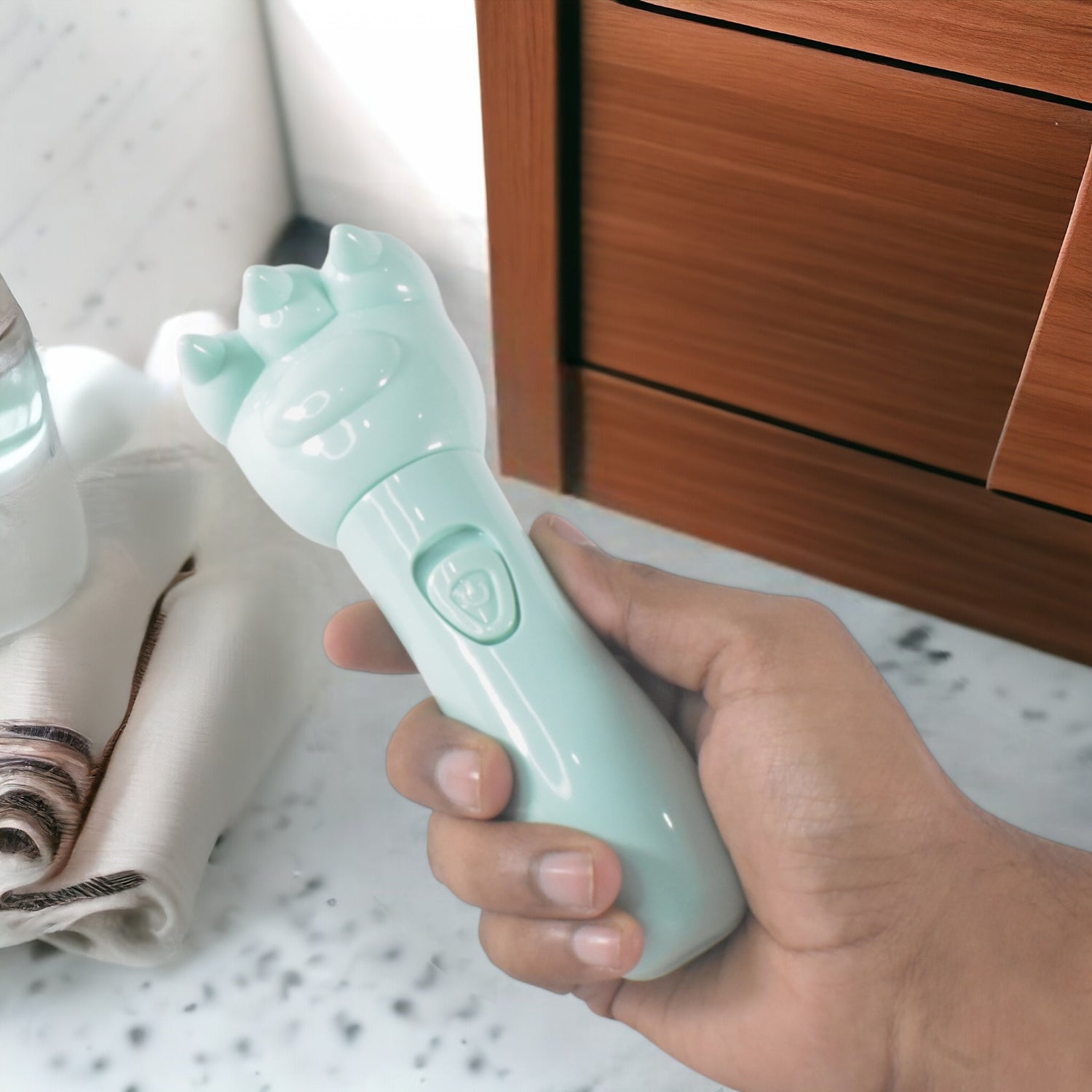 Wukusy head massager scalp massage tool for relaxation, featuring multiple massaging nodes for soothing scalp relief.