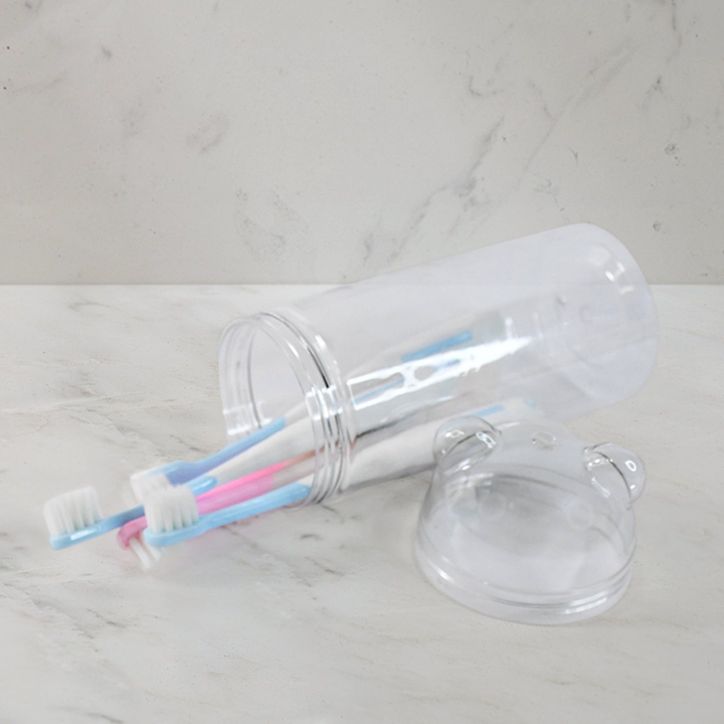 Wukusy travel toothbrush holder with four soft bristle toothbrushes, compact and portable for health care on the go.