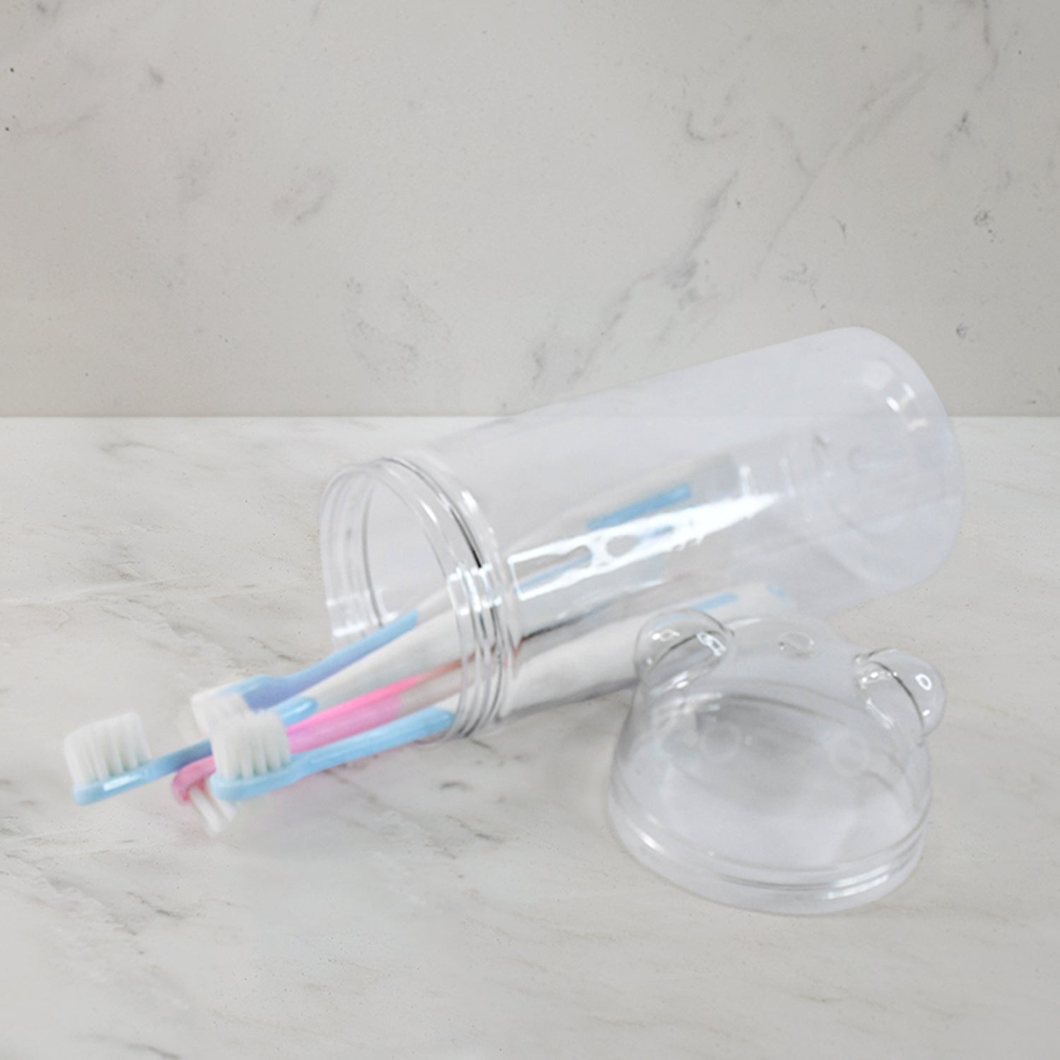 Wukusy travel toothbrush holder with four soft bristle toothbrushes, compact and portable for health care on the go.