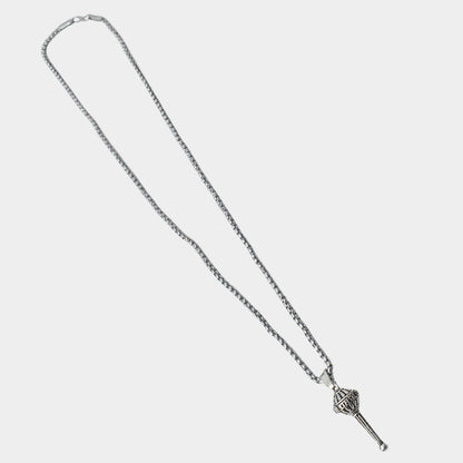 Silver chain with Gada pendant locket, Wukusy health care jewelry, showing the detailed silver necklace and pendant design.