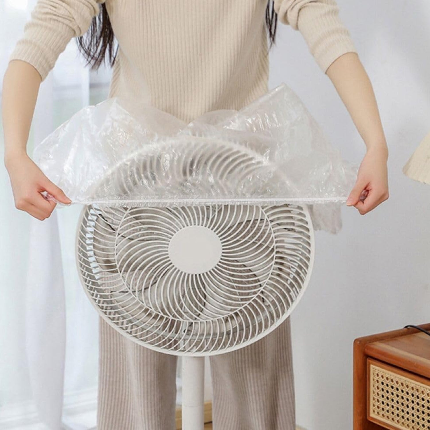 Wukusy home decor thick disposable dust-proof plastic furniture cover for protection, large size, designed for furniture covering.