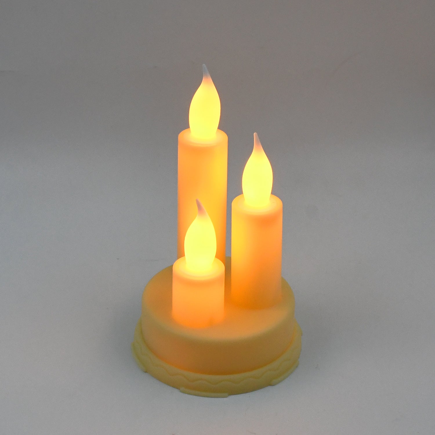 Wukusy LED taper candle, 1 piece, elegant home decor with realistic flickering light for cozy ambiance.