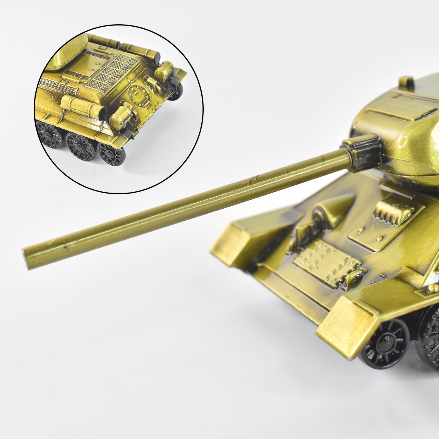 Wukusy retro iron art tank model as a nostalgic metal home decor ornament for office, living room, or children's room display.