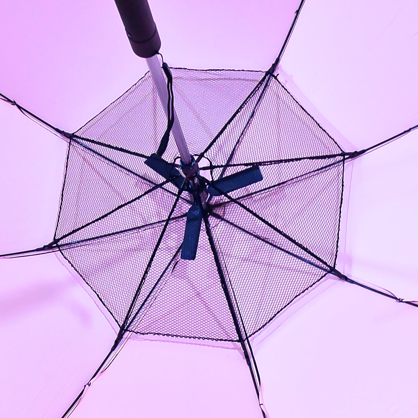 Wukusy sun umbrella with built-in fan and power bank, ideal for summer outdoor shade and cooling comfort.