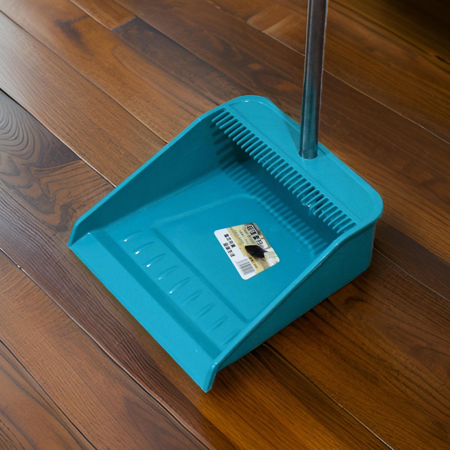 Wukusy 0627 long handle dustpan and brush 2-piece set for sweeping and cleaning in home or office environments