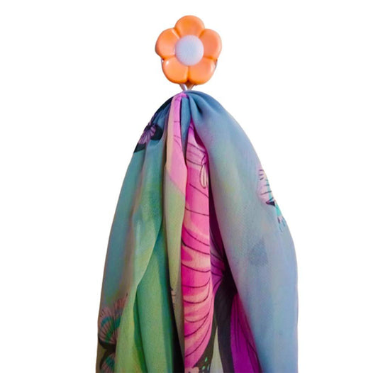 Set of 5 Wukusy plastic self-adhesive flower-shaped hooks for home improvement, suitable for hanging lightweight items.