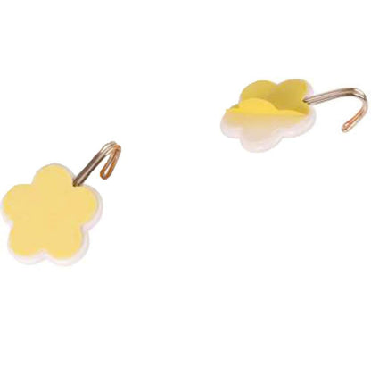 Wukusy plastic self-adhesive flower-shaped hooks, pack of 5, for home improvement and organization.