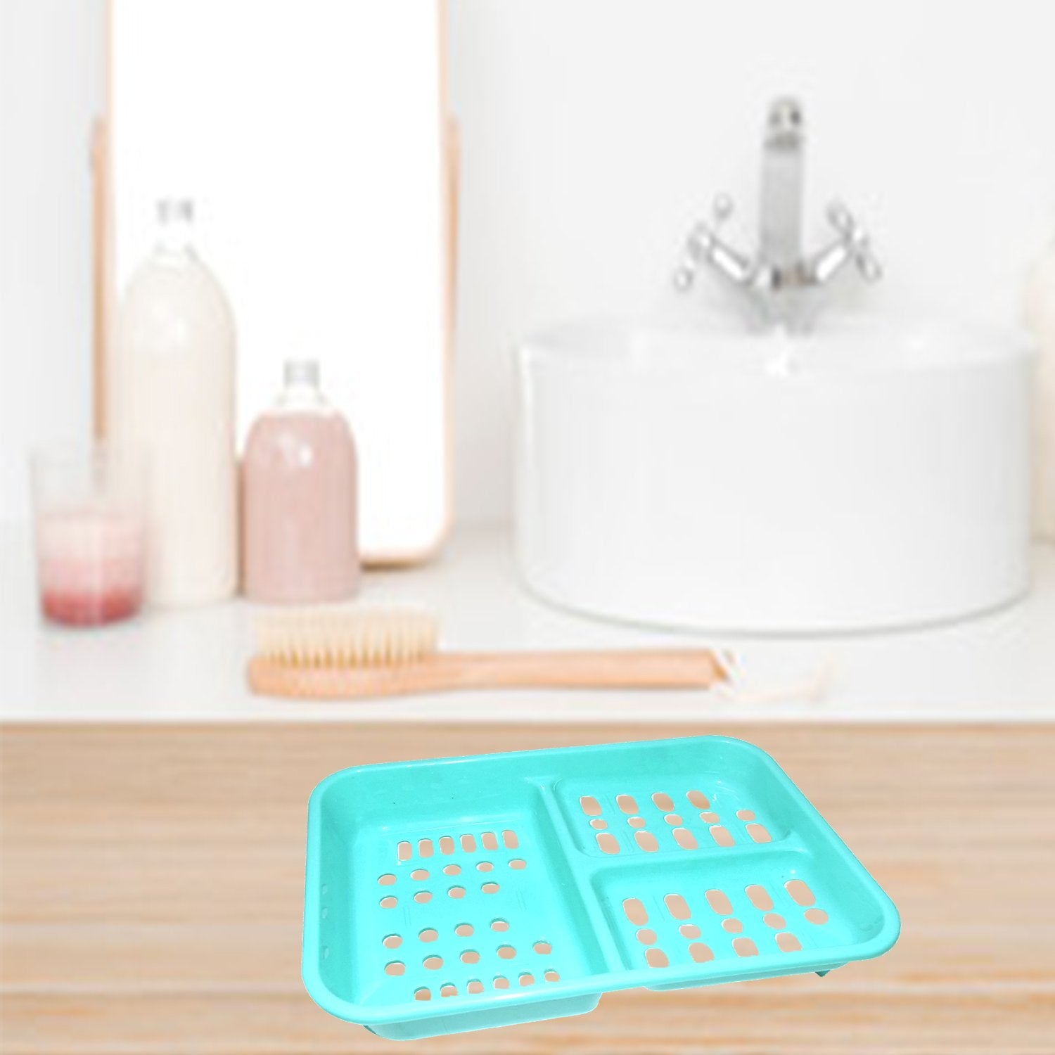 Wukusy 3-in-1 soap keeping plastic case for bathroom storage, with transparent design and secure lid for home improvement use.