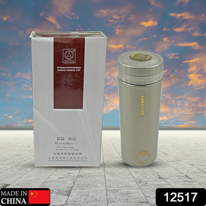 Wukusy vacuum insulated stainless steel travel water bottle, BPA-free, leakproof, portable for office, gym, or school use.