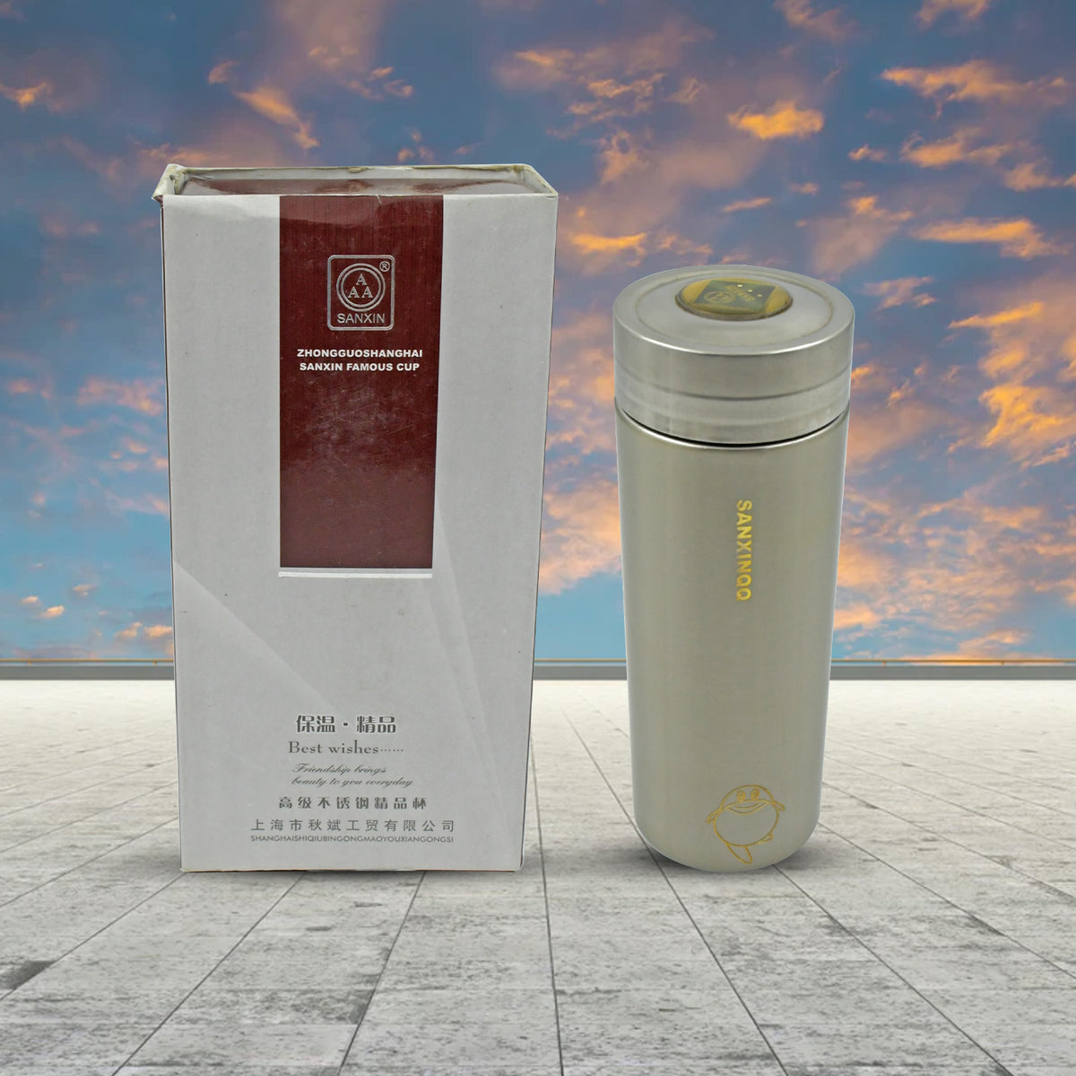 Wukusy vacuum insulated stainless steel water bottle with leakproof lid, portable design for office, gym, and school use.