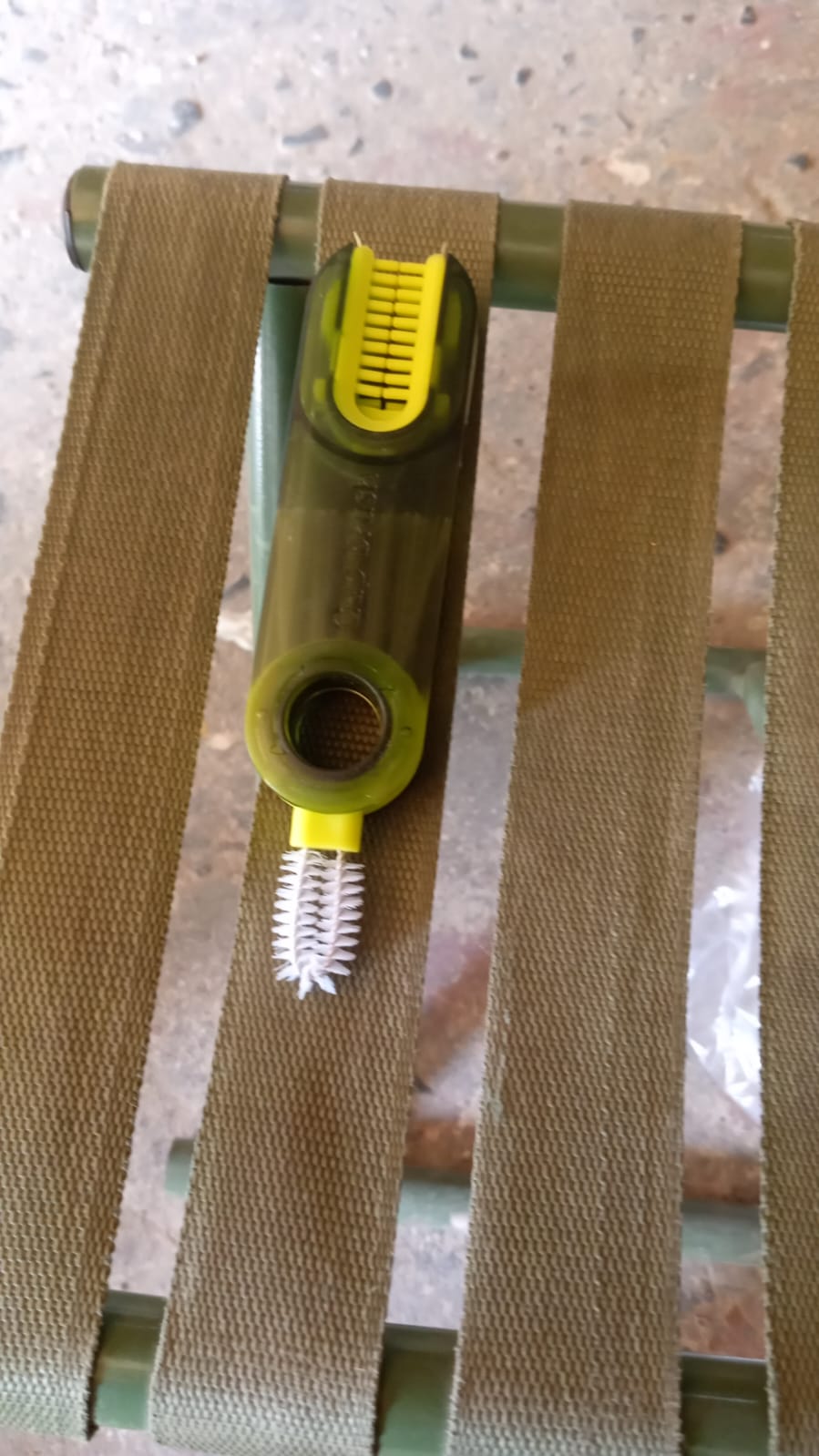 Wukusy 3-in-1 multifunctional cleaning brush for bottles, cups, and lids, ideal for home kitchen cleaning tasks.