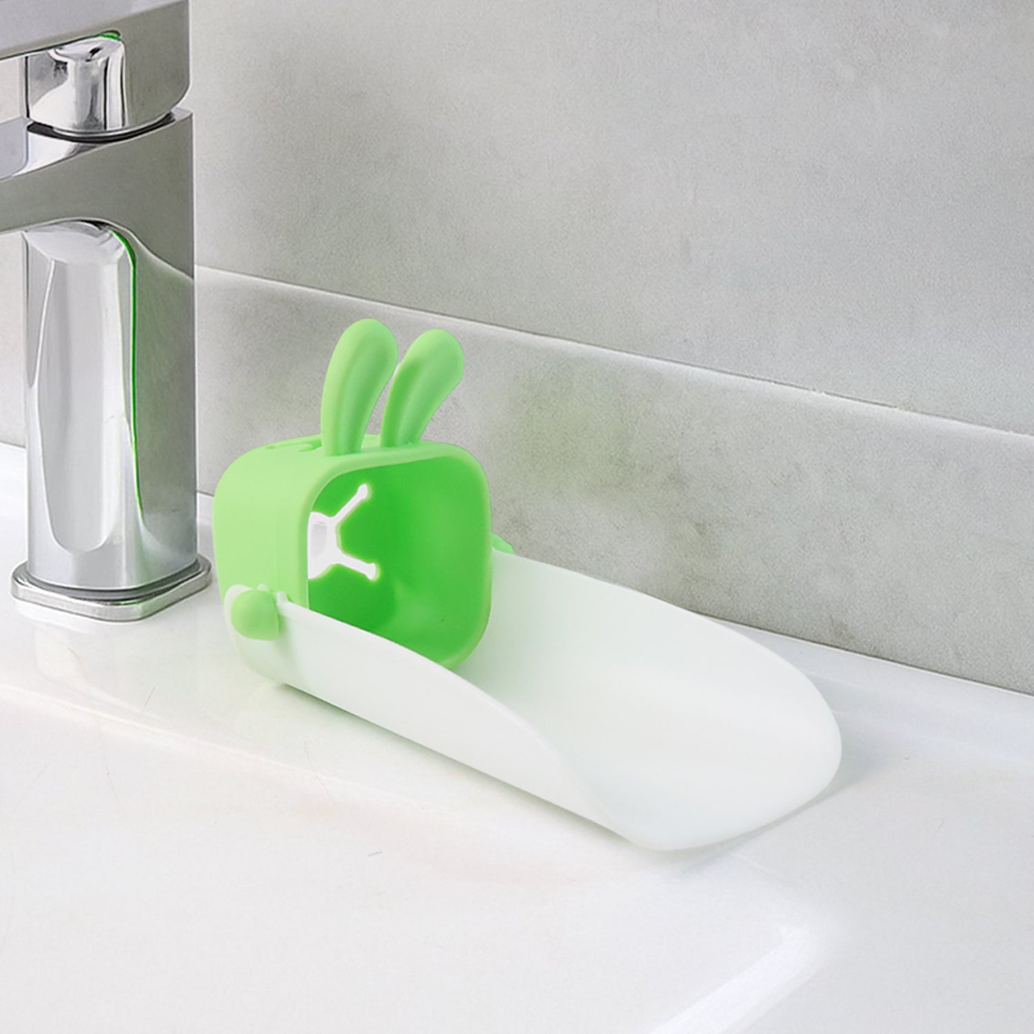 Wukusy 1600 Silicone Sink Handle Extender for children and babies, designed to make sink handles easier to reach and safer.