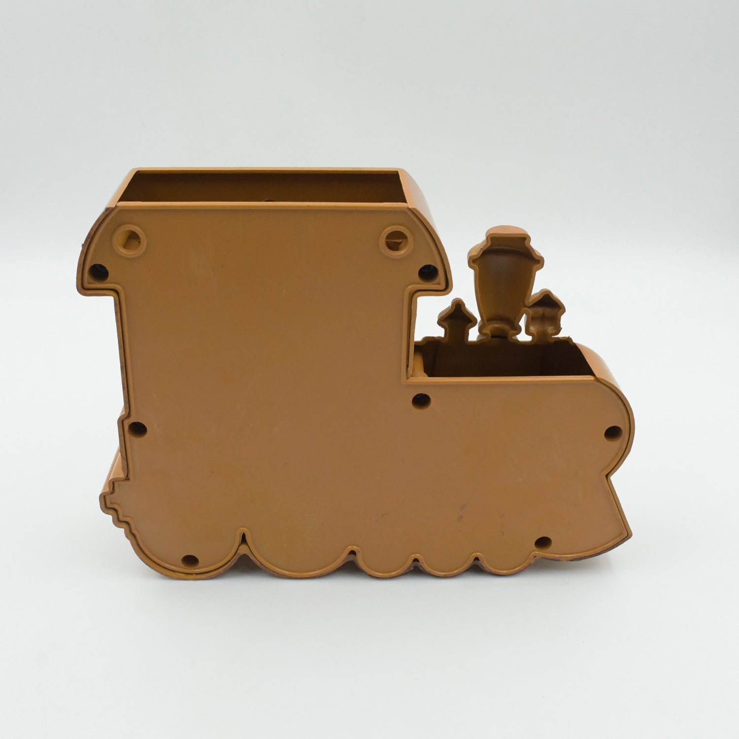 Wukusy plastic train engine design key holder mounted on wall, decorative key organizer for home or office use.
