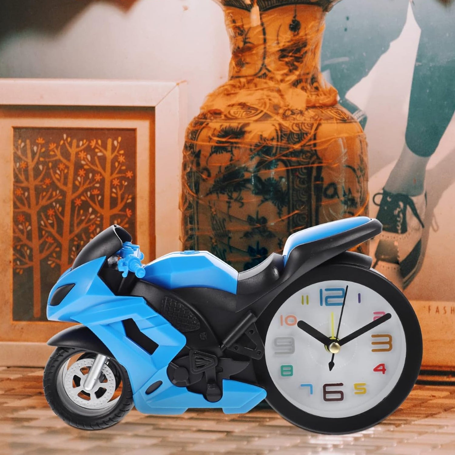 Wukusy retro motorcycle alarm clock with motorbike engine design, desktop decoration, ideal as a kids' gift or home improvement item