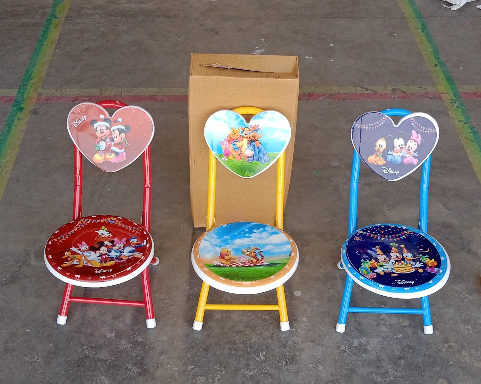 Wukusy heart-shaped kids' cartoon printed foldable chair with metal and fiber body, ideal for playrooms, schools, and outdoor use.