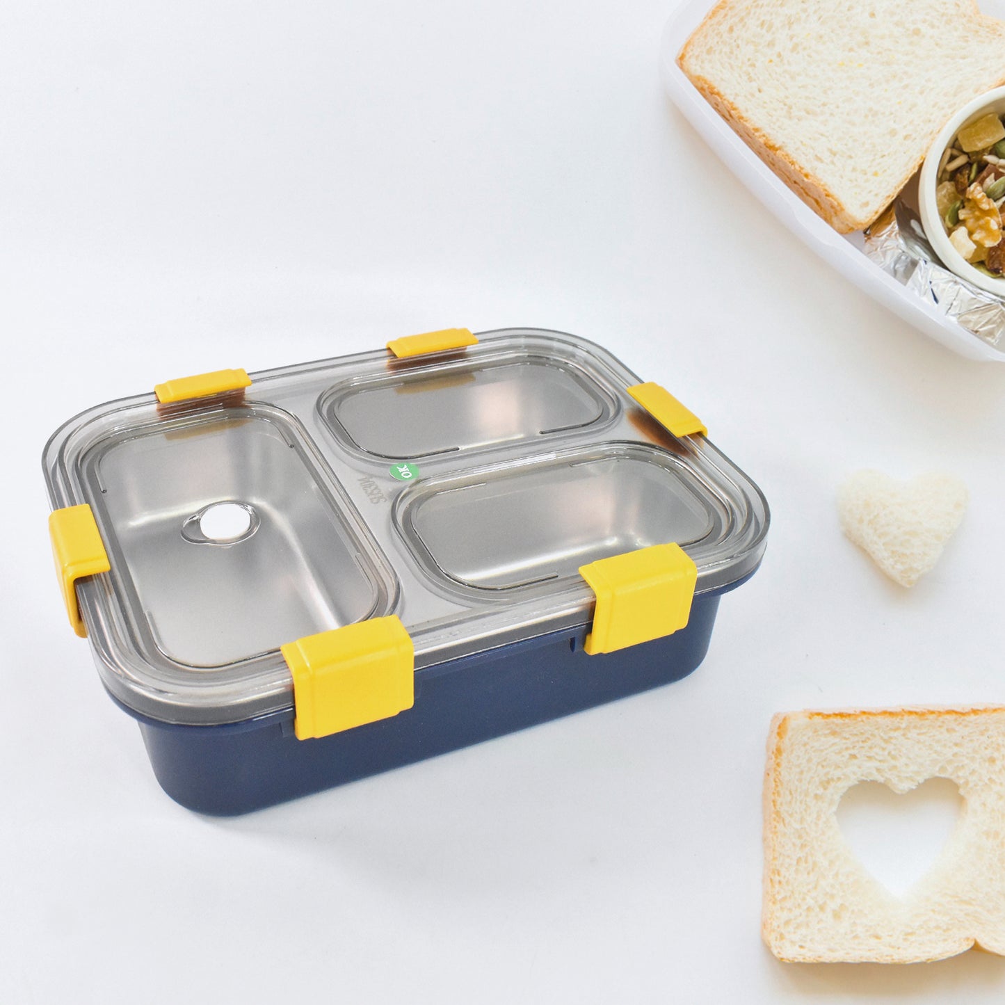 Wukusy 3-compartment transparent stainless steel lunch box for kids, ideal for safe and organized meal storage.