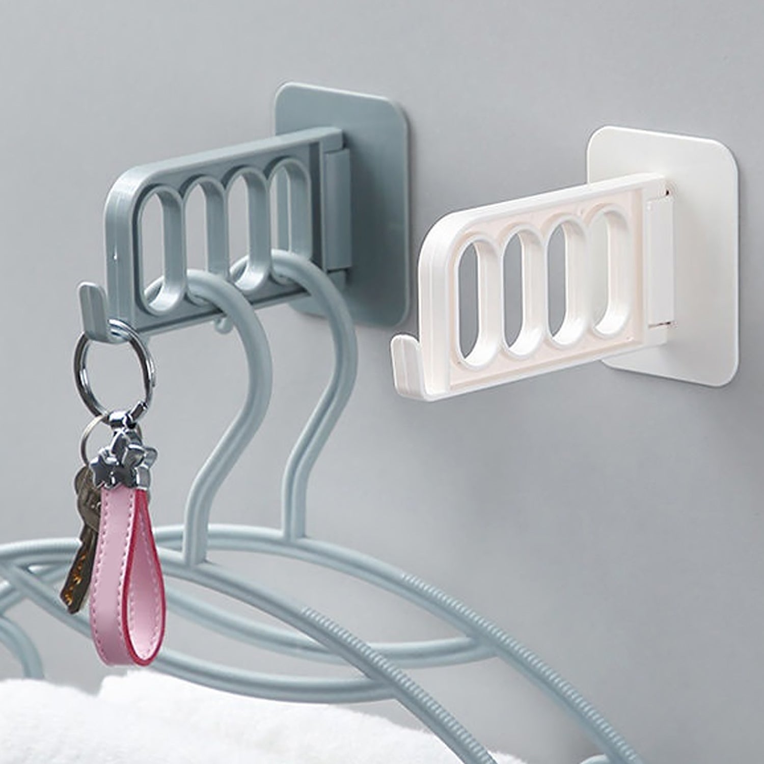 Wukusy single door hook for bathroom, kitchen, bedroom cubicle, ideal for hanging towels, robes, or accessories.