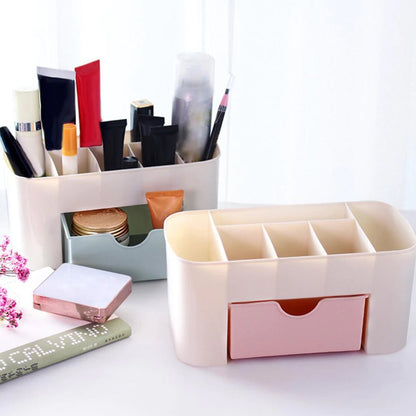Wukusy Makeup Cutlery Box for storing makeup tools and kits, ideal for women and ladies' beauty and home organization.