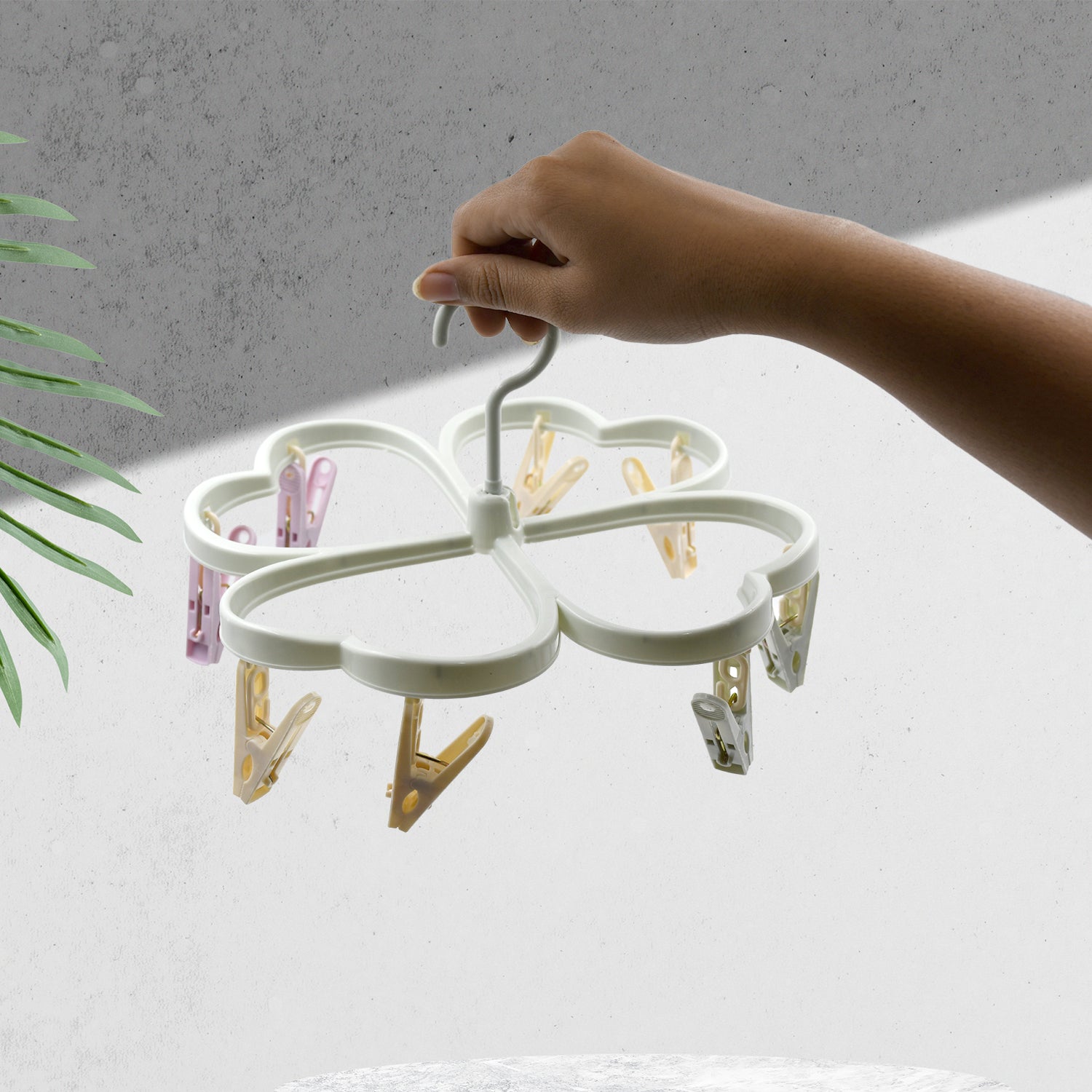 Wukusy heart-shaped clothes spin rack with 8 clips for drying underwear, baby clothes, socks, bras, towels, and cloth diapers.