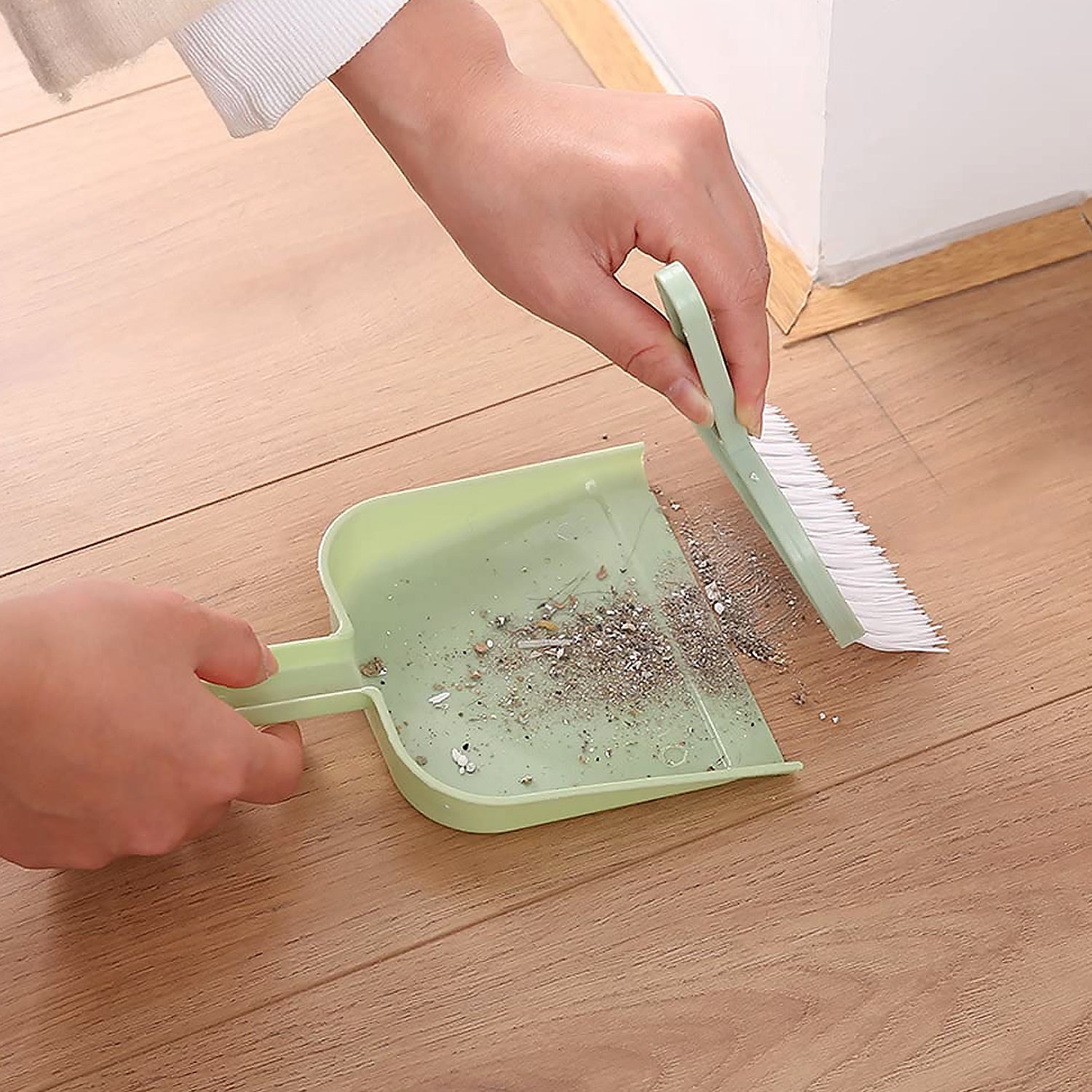 Wukusy mini dustpan and brush set for multipurpose cleaning, compact home improvement tool for sweeping floors and surfaces.
