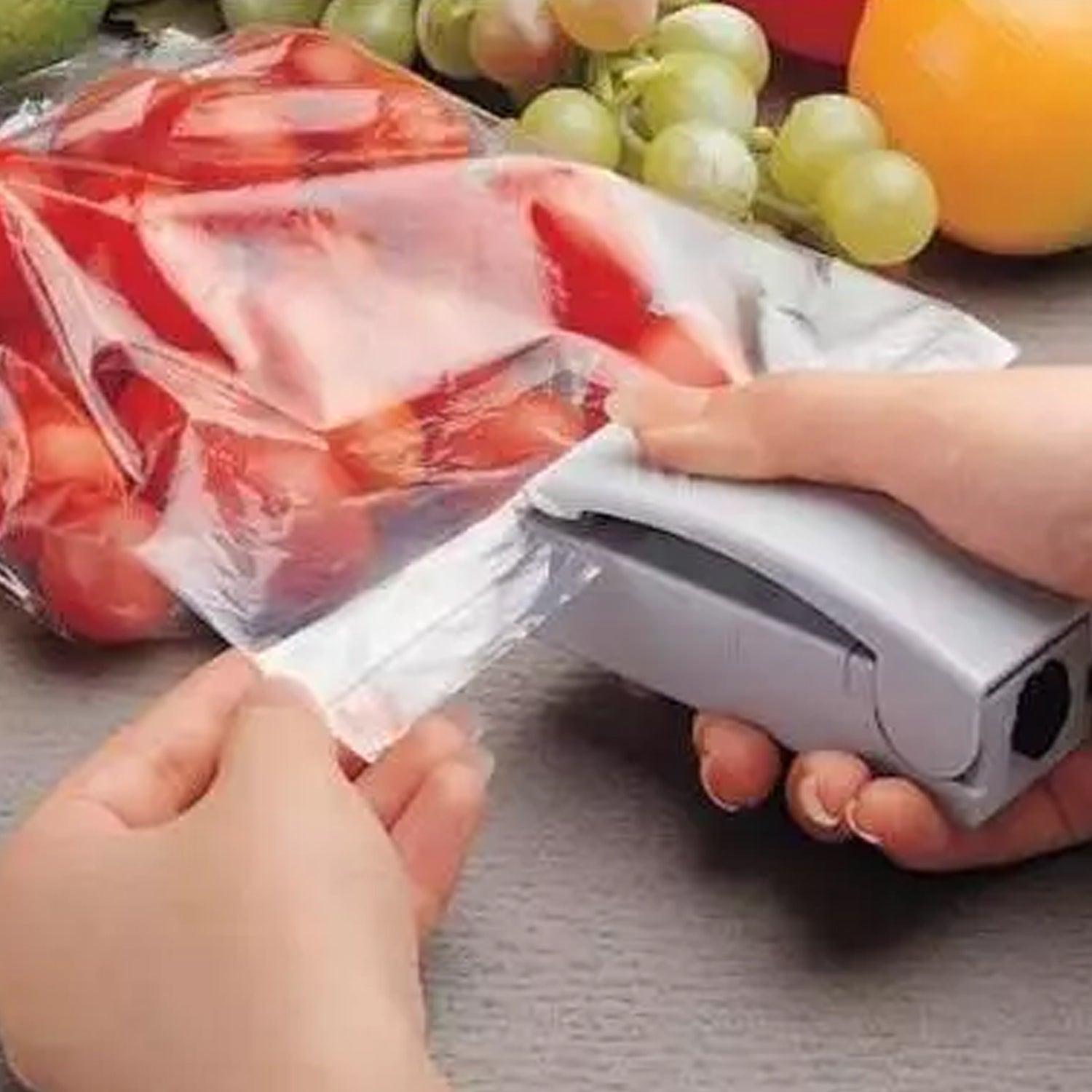 Wukusy 7675a portable household plastic bag sealer and sealing machine for quick, easy food storage and home improvement tasks.