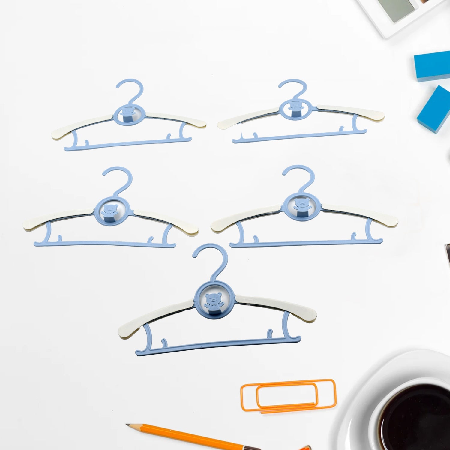 Set of 5 Wukusy large plastic adjustable dress hangers for children and adults, space-saving lightweight clothes and coat hangers.