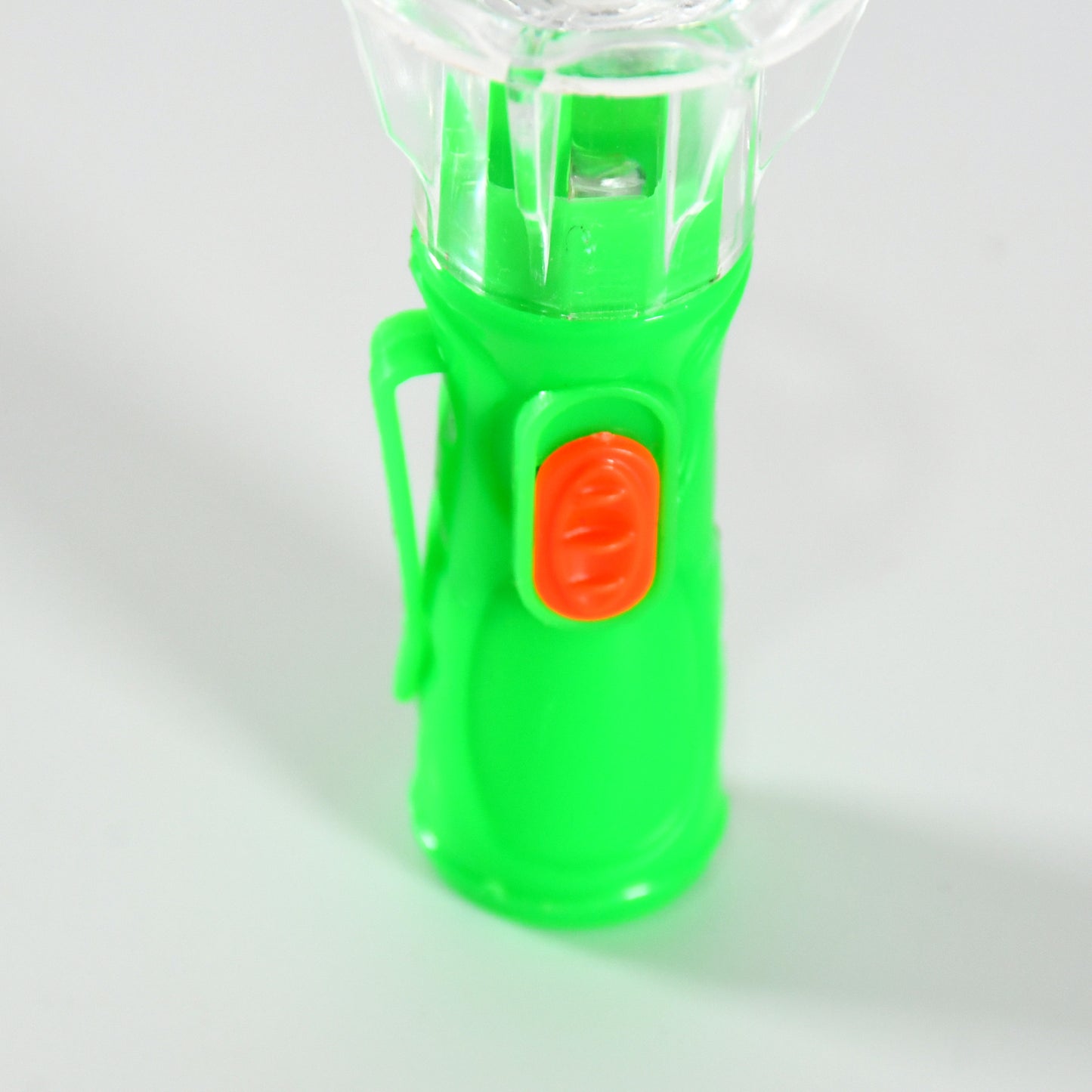 Wukusy small plastic LED flashlight torch for kids, attractive pocket torch suitable for children’s play and gift use.