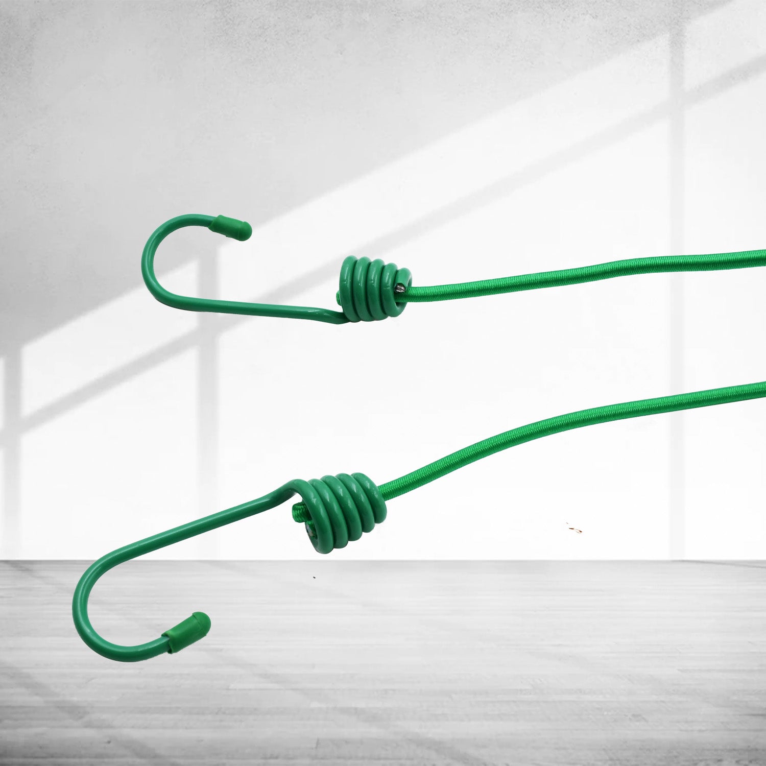 Wukusy elastic cloth drying rope with 12 metal clips, portable clothes line for home and travel use.