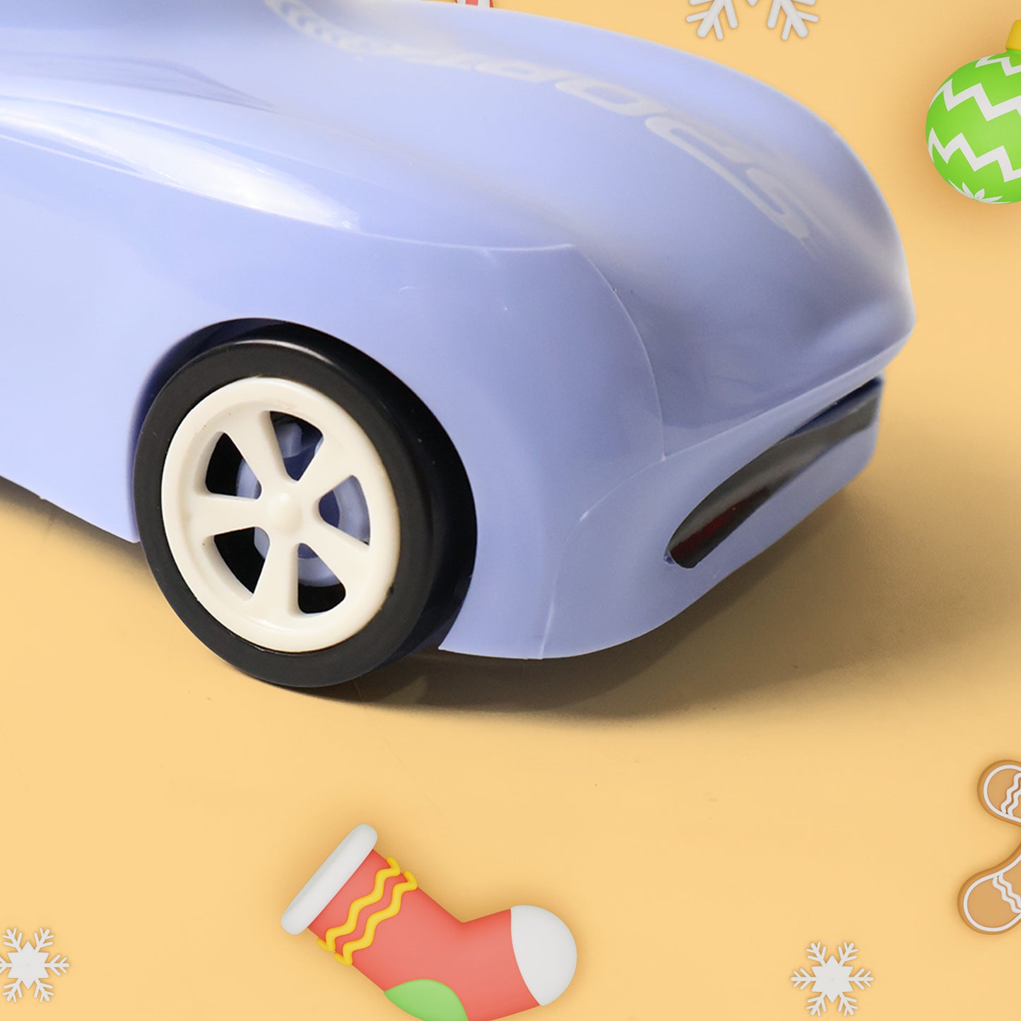 Wukusy car-shaped water bottle with built-in straw, 280ml, made of durable plastic, ideal for kids and travel.